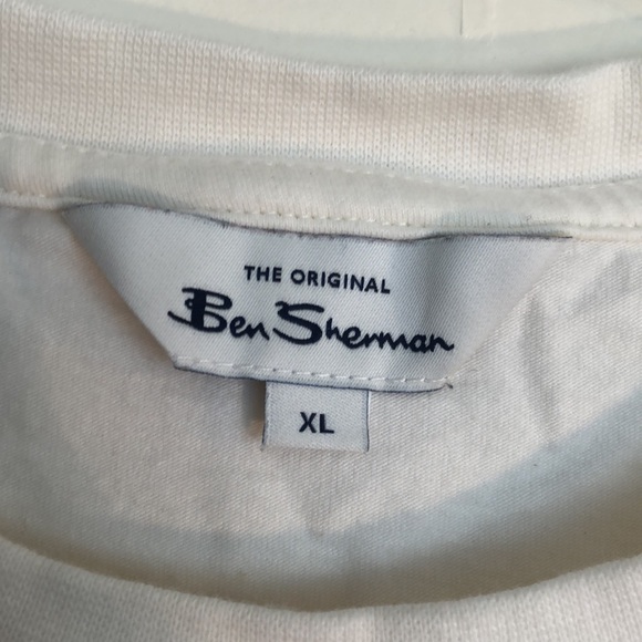 Ben Sherman Men’s XL T Shirt- White with print on front. Slightly used - Picture 3 of 5